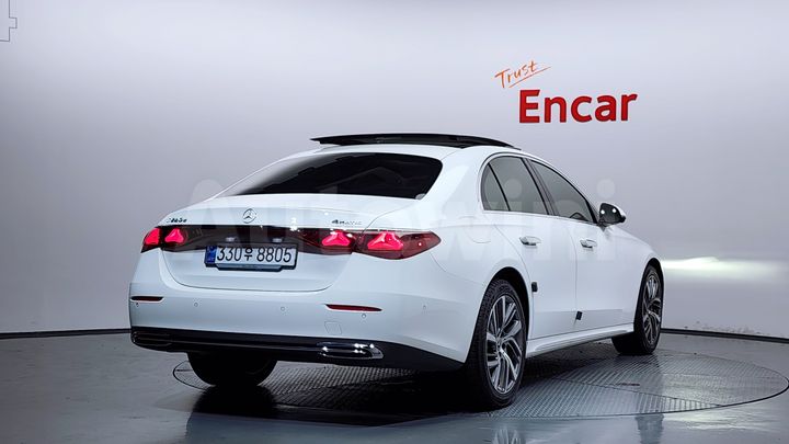 Mercedes-Benz E Class 2024 — 2
