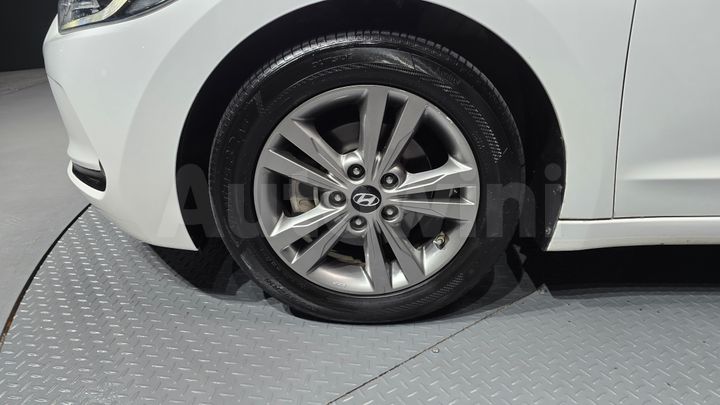 Hyundai Avante 2016 — 5