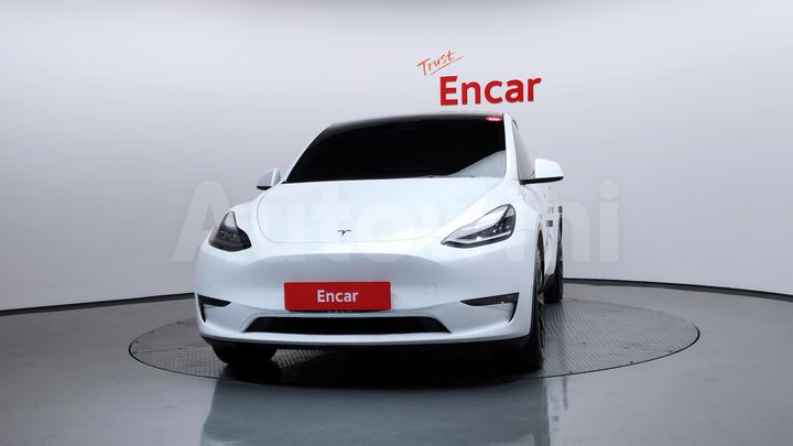 Tesla Model Y 2021 — 3