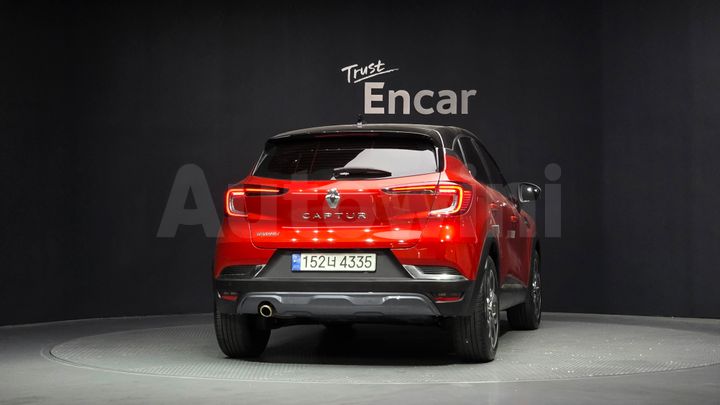 Renault Captur 2021 — 4