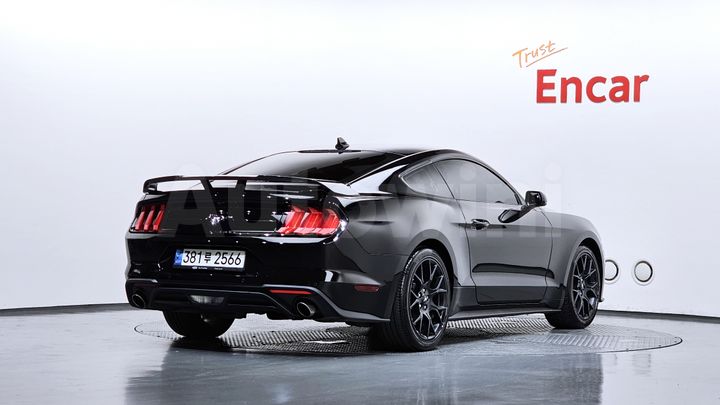 Ford Mustang 2022 — 2