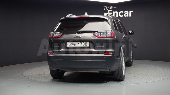 Jeep Cherokee 2019 — 4