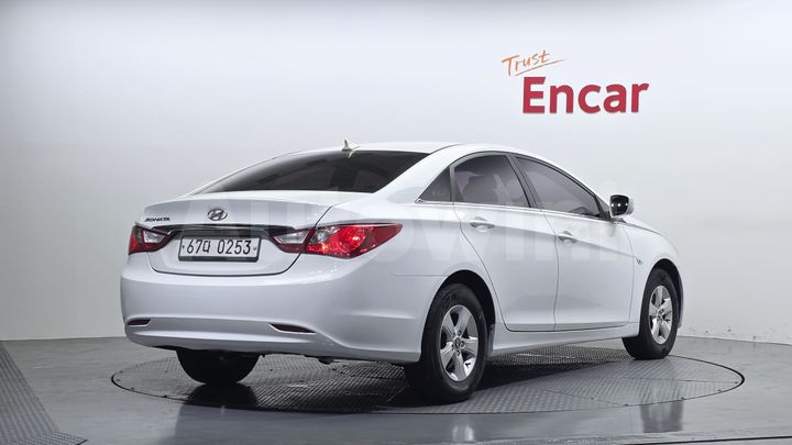 Hyundai Sonata 2013 — 2