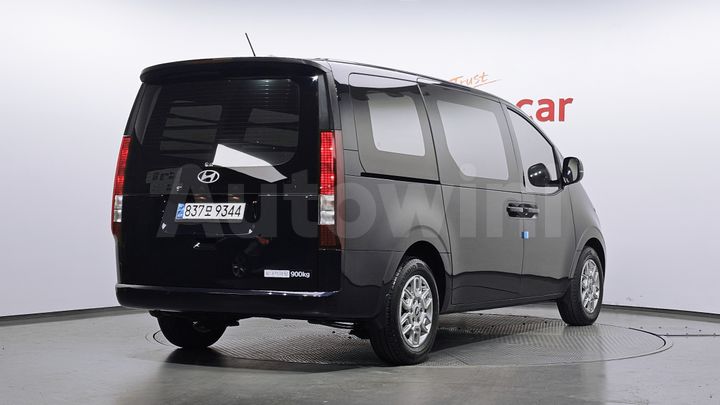 Hyundai Staria 2025 — 2