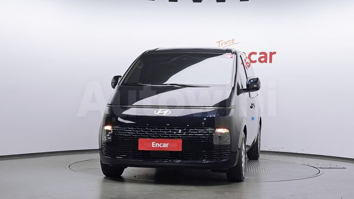 Hyundai Staria 2025 — 3