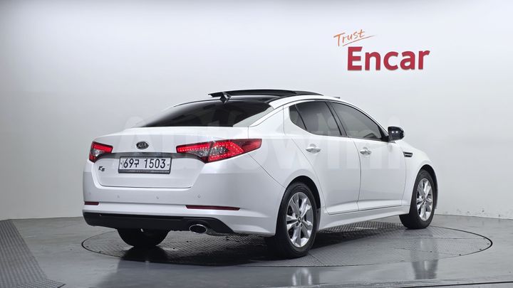 Kia K5 2011 — 2