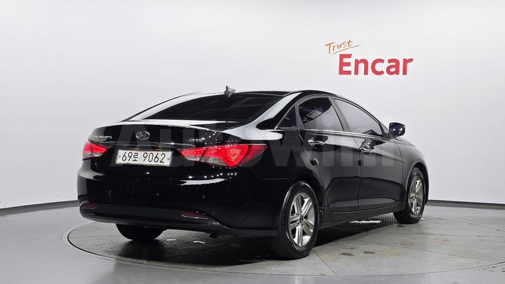 Hyundai Sonata 2013 — 2