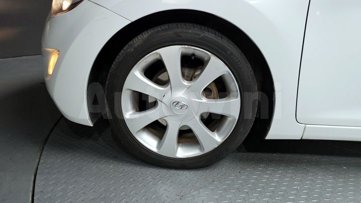 Hyundai Avante 2012 — 5