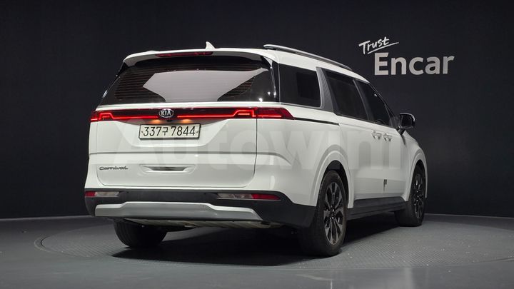 Kia Carnival 2021 — 2