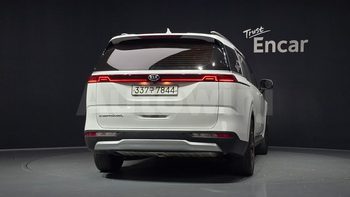 Kia Carnival 2021 — 4