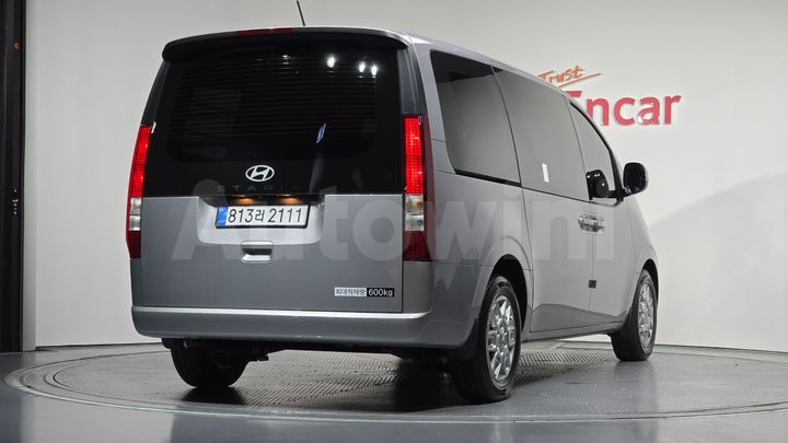 Hyundai Staria 2025 — 2