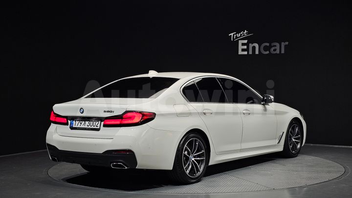 BMW 5 Series 2021 — 2