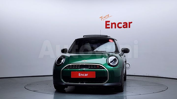 Mini Cooper 2025 — 3