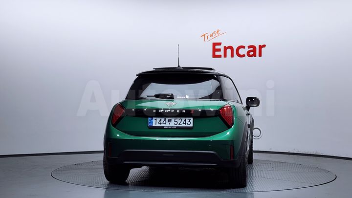 Mini Cooper 2025 — 4