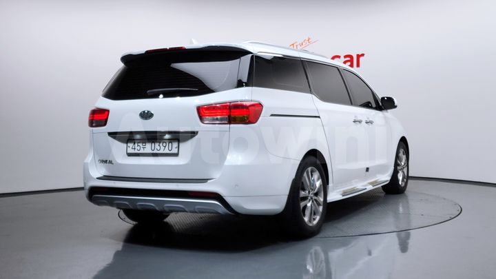 Kia Carnival 2016 — 2