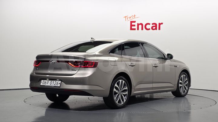 Renault SM6