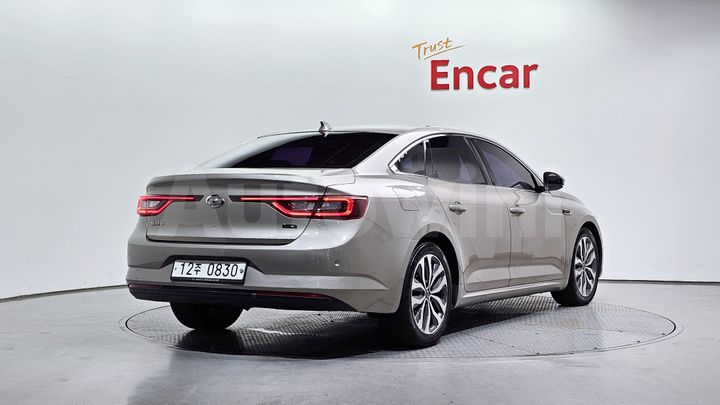 Renault SM6