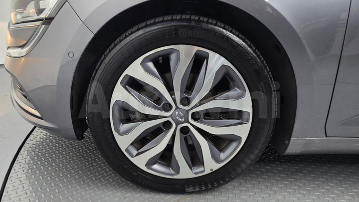 Renault SM6