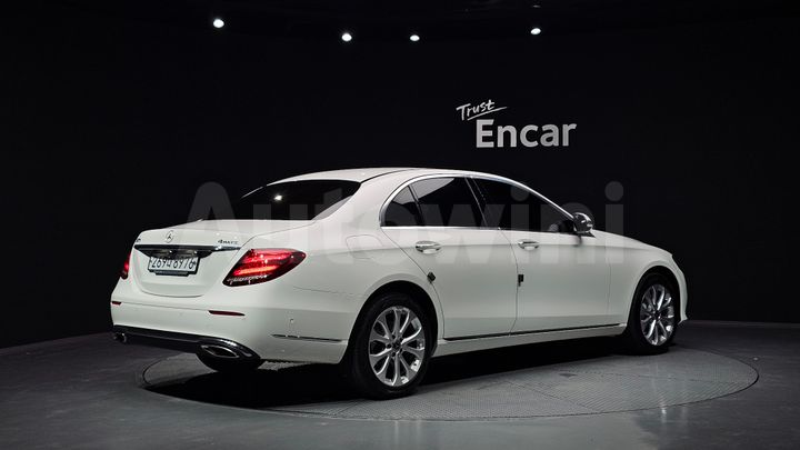 Mercedes-Benz E Class 2020 — 2