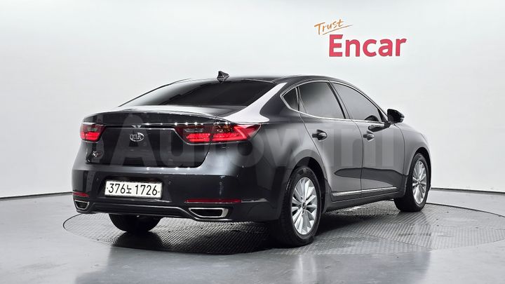 Kia K7 2018 — 2