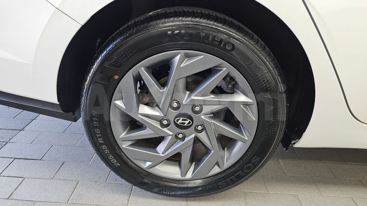 Hyundai Avante 2024 — 5