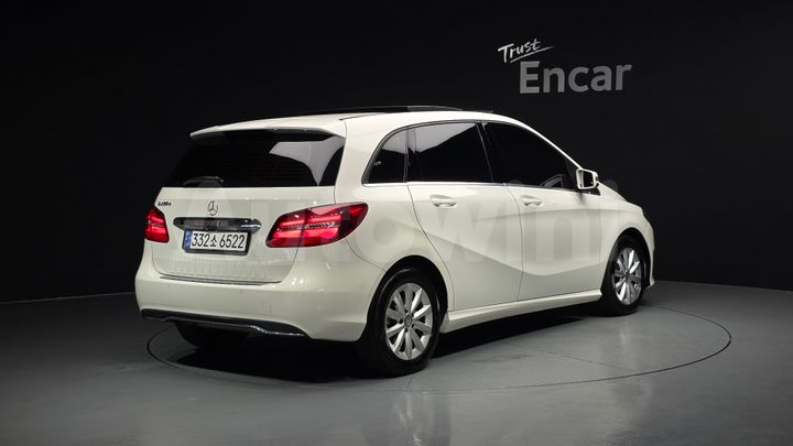 Mercedes-Benz B Class 2017 — 2