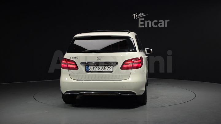 Mercedes-Benz B Class 2017 — 4