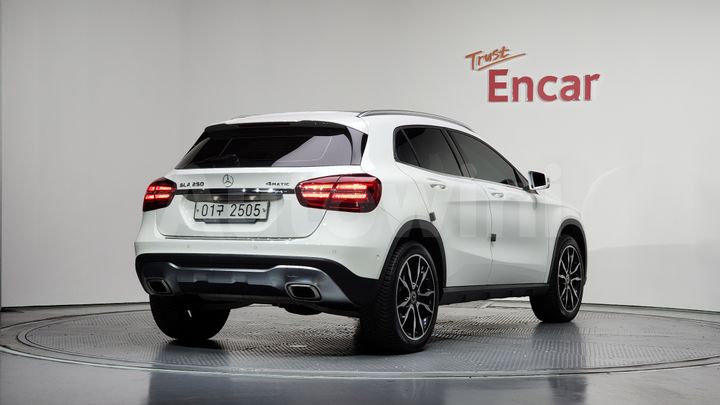 Mercedes-Benz GLA Class 2019 — 2