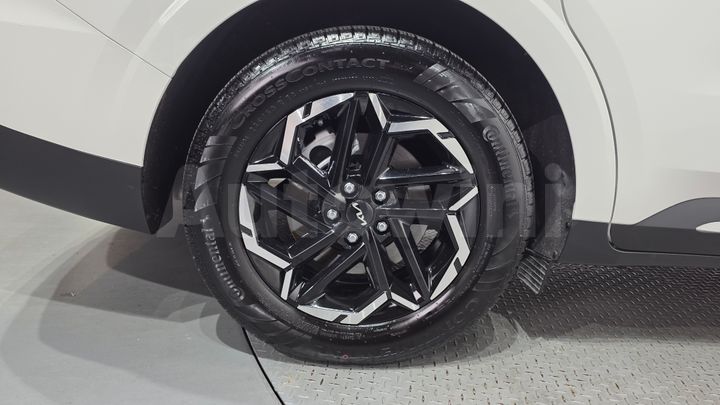 Kia Carnival 2024 — 5