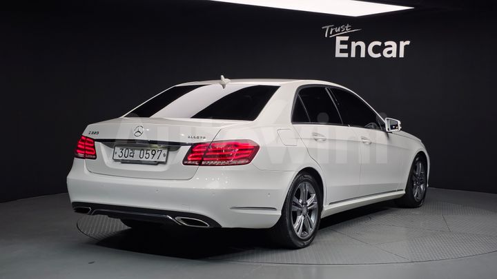 Mercedes-Benz E Class 2016 — 2