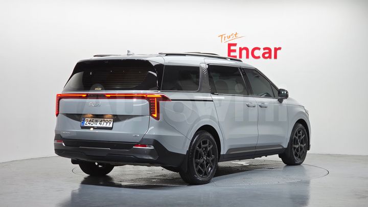 Kia Carnival 2025 — 2