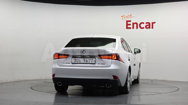 Lexus IS 2015 — 4