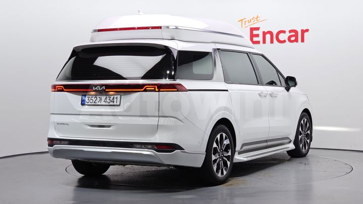 Kia Carnival 2023 — 2