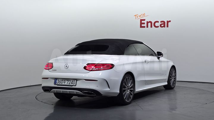 Mercedes-Benz C Class 2017 — 2