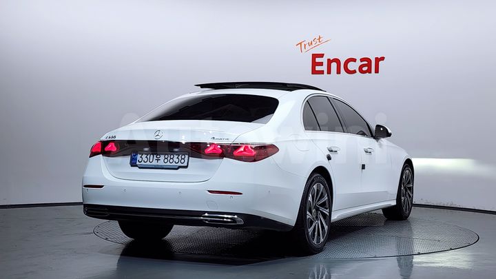 Mercedes-Benz E Class 2024 — 2