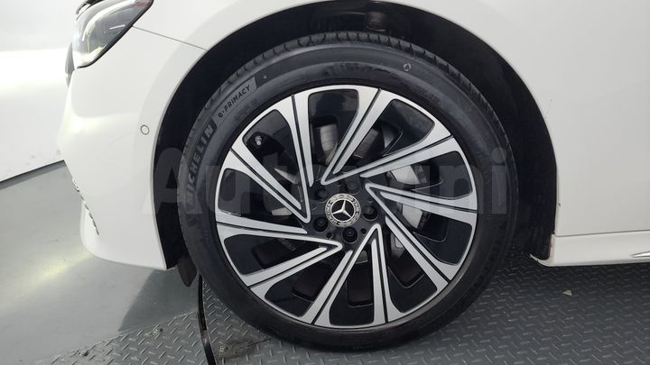 Mercedes-Benz E Class 2024 — 5