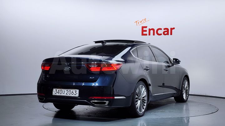 Kia K7 2018 — 2