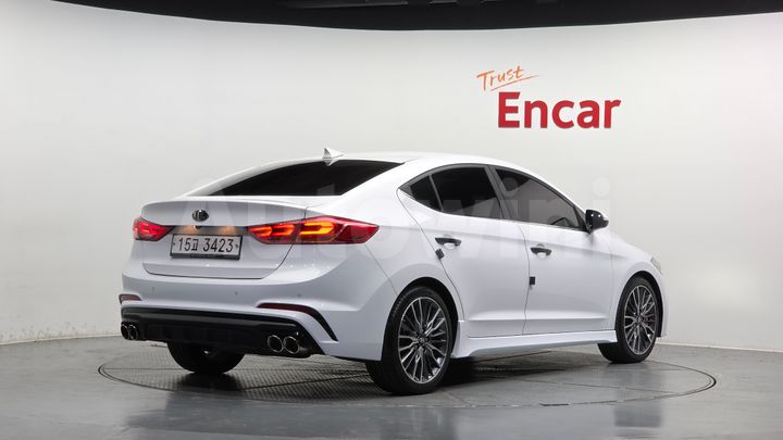Hyundai Avante 2018 — 2