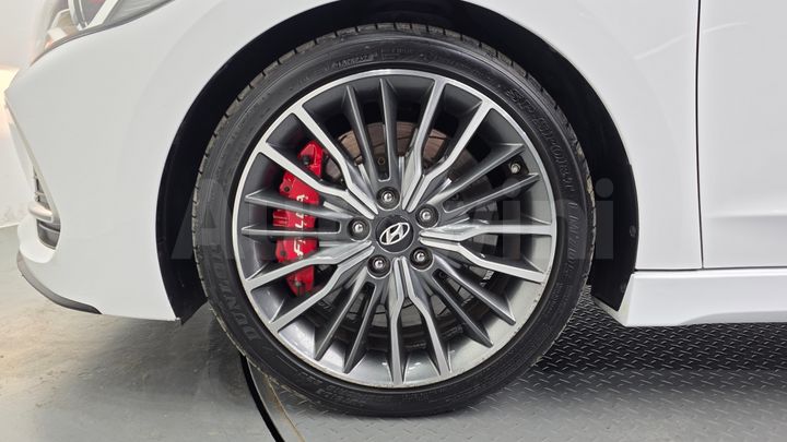 Hyundai Avante 2018 — 5