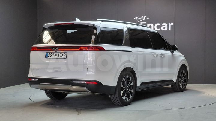 Kia Carnival 2023 — 2