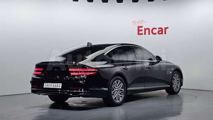 Genesis G80 2025 — 2