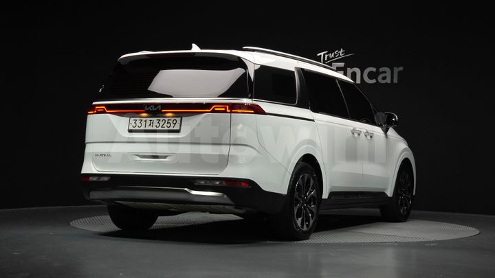 Kia Carnival 2023 — 2