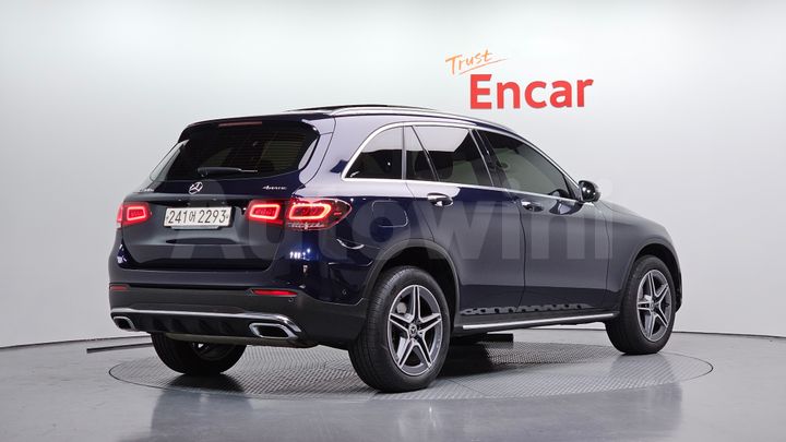 Mercedes-Benz GLC Class 2022 — 2