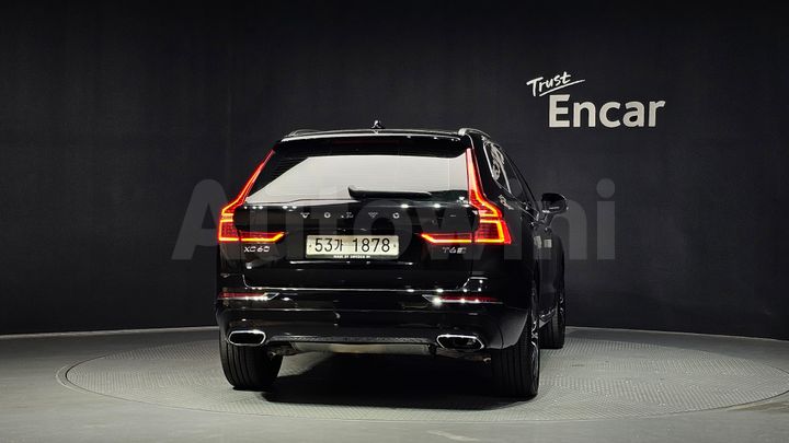 Volvo XC60 2019 — 3