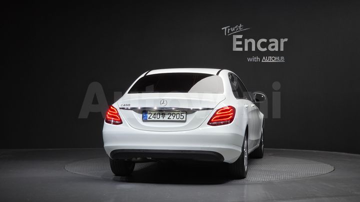 Mercedes Benz C Class 2018 — 4