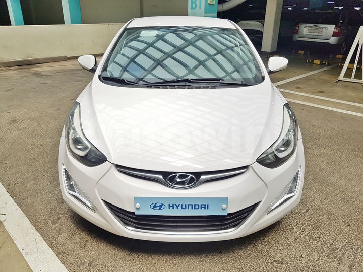Hyundai Avante 2015 — 3
