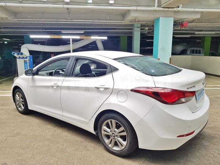 Hyundai Avante 2015 — 5