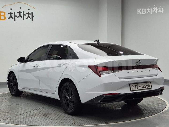 Hyundai Avante 2023 — 2