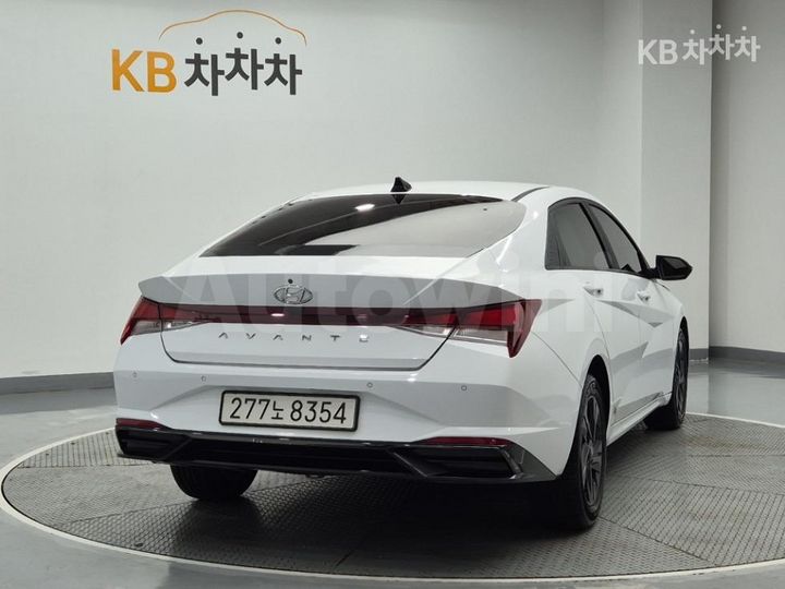 Hyundai Avante 2023 — 3