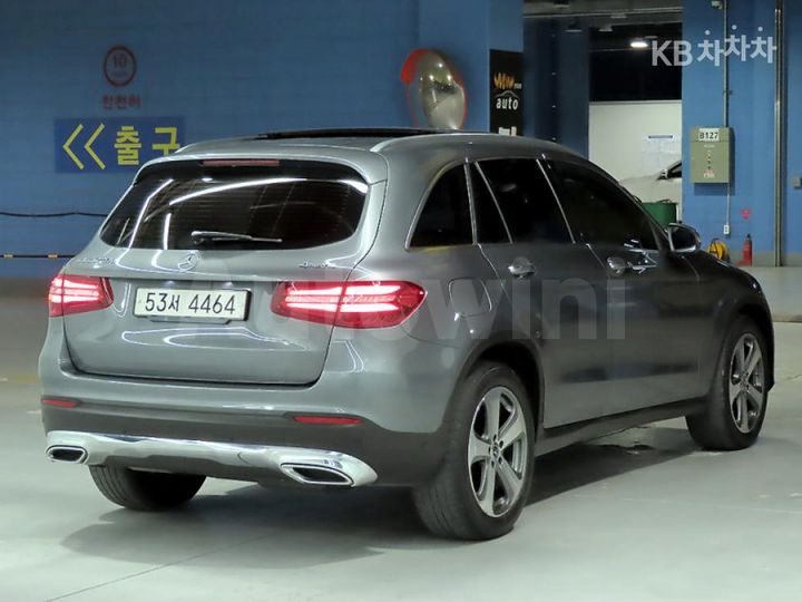 Mercedes Benz GLC Class 2017 — 4